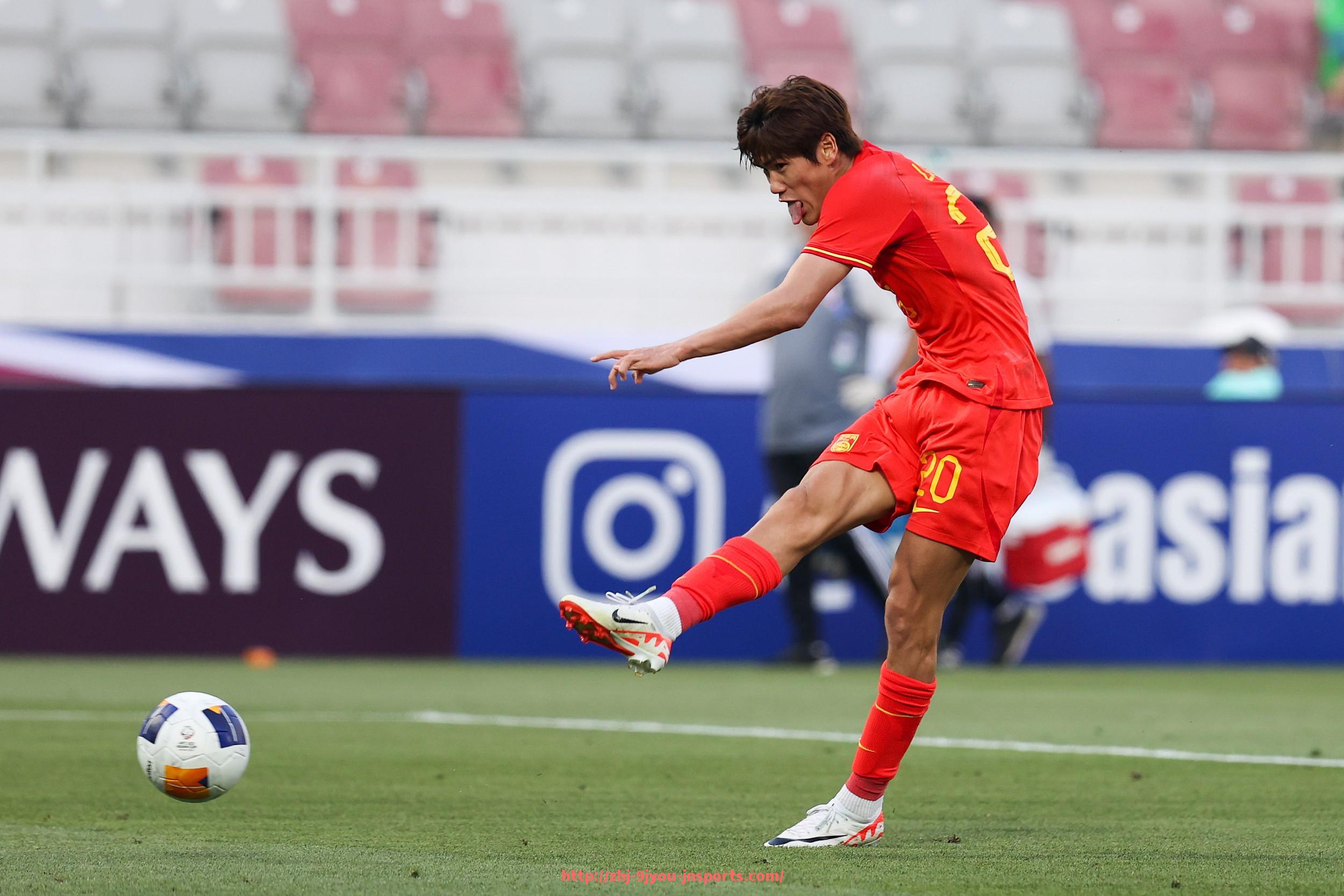 J9九游会登录入口-世俱杯关键球员表现解析：数据背后的胜负核心