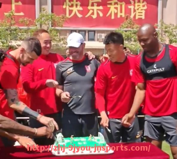 J9九游会登录入口-世俱杯比赛关键传球成功率统计及其对比赛战术的推动